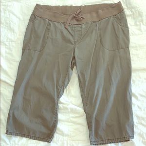 Liz Lange Olive Capris